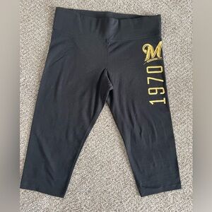 Victoria’s Secret Pink Brewers capri leggings